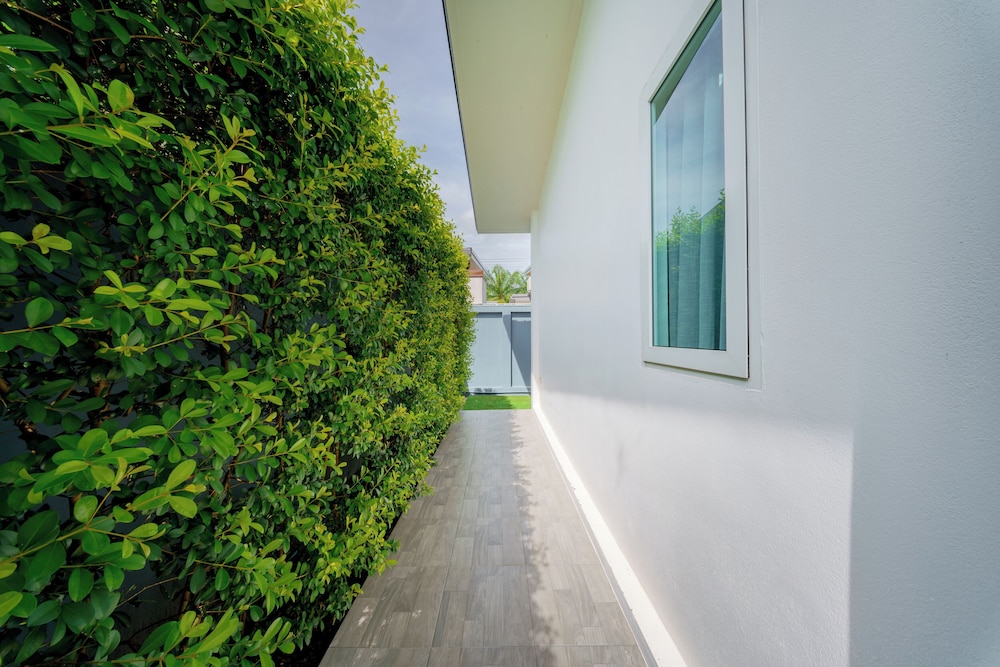 Lark Pool Villa Krabi 60/62