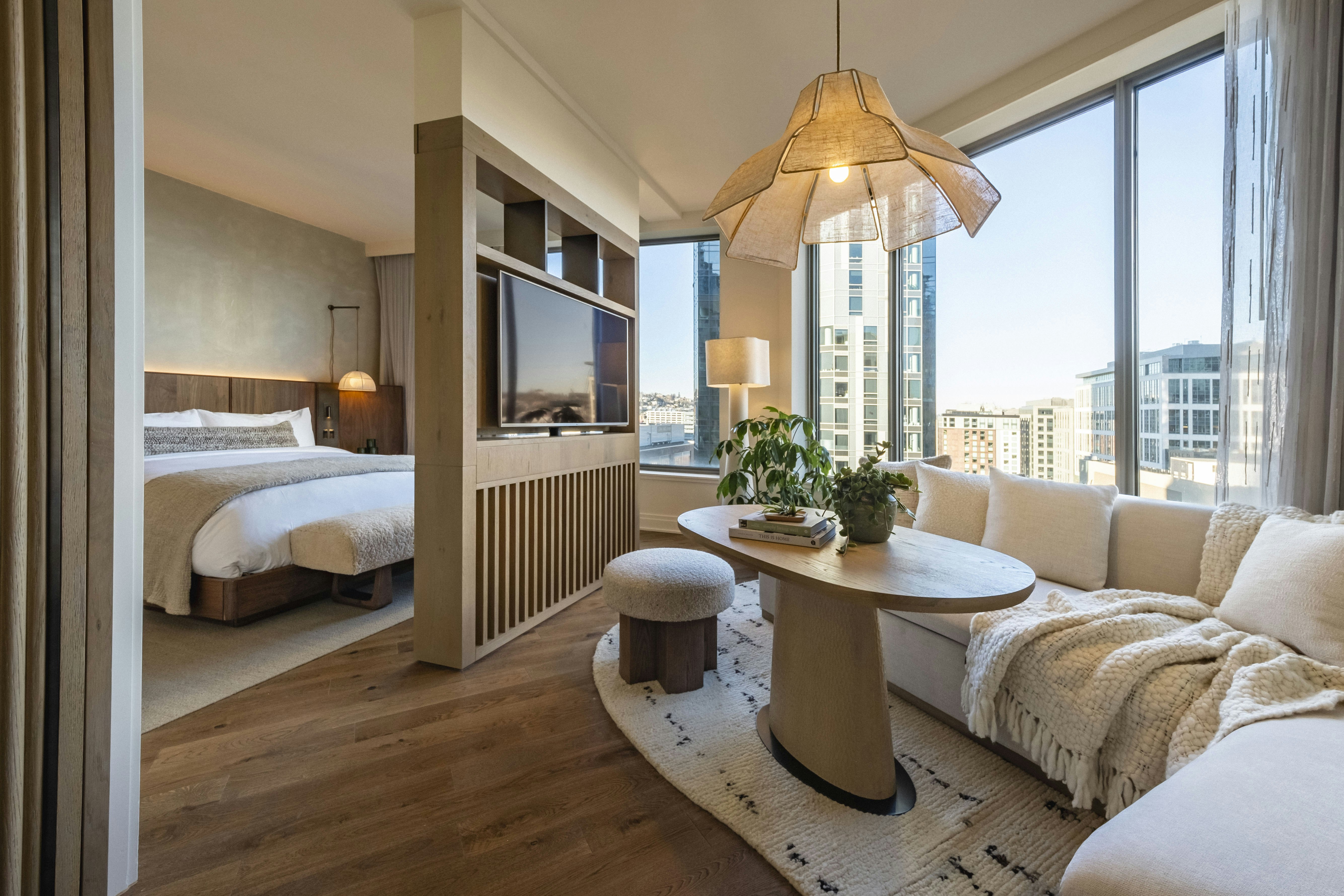 City, Junior Suite