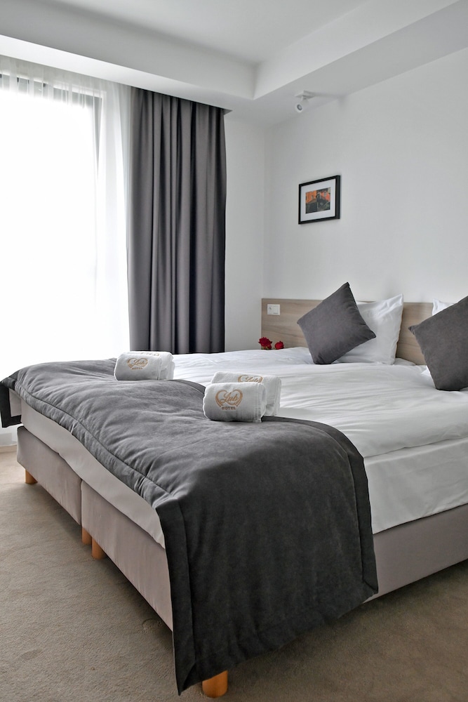 Lubhotel 6/66
