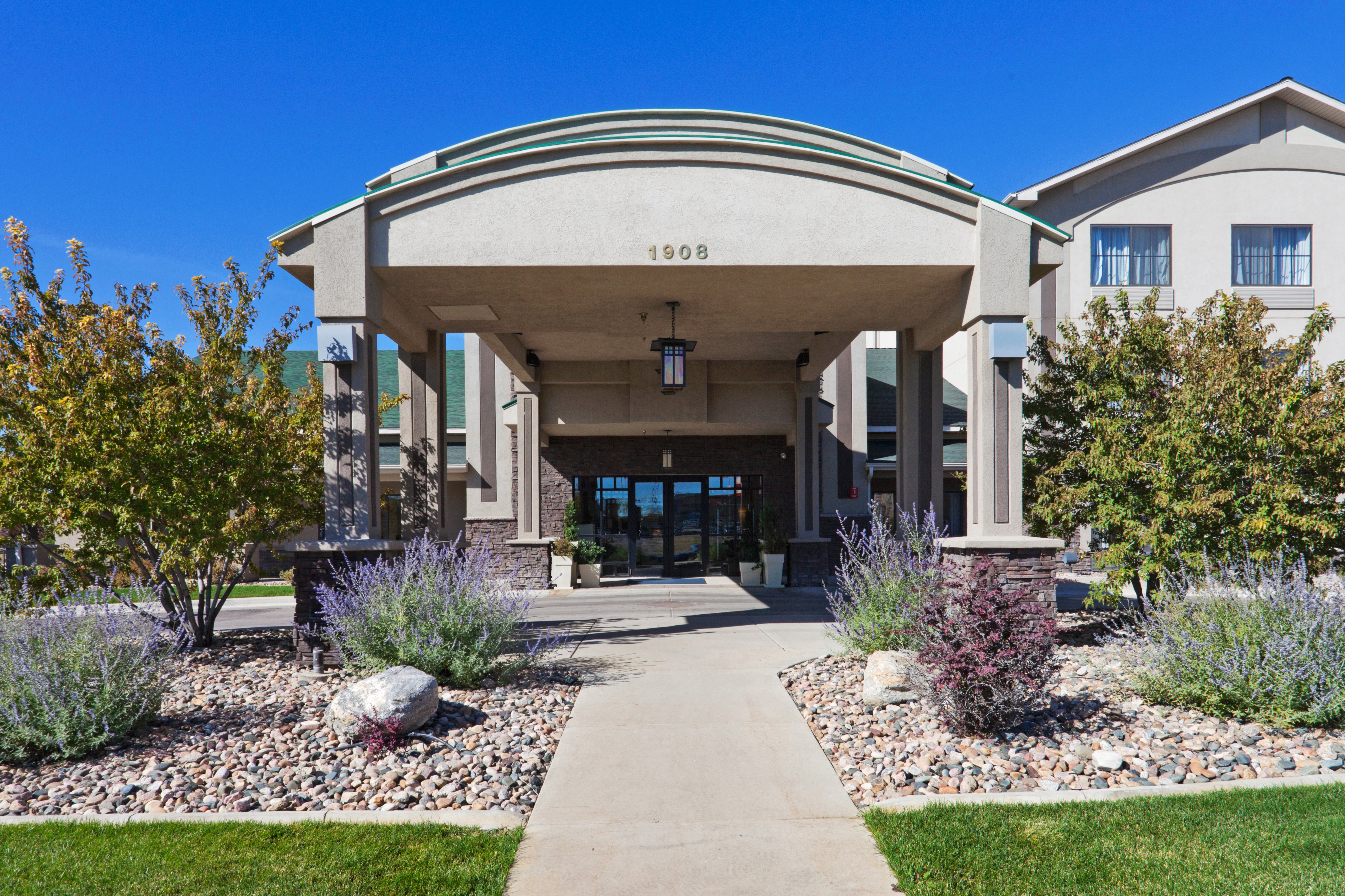 Holiday Inn Express Hotel And Suites Gillette 73/76