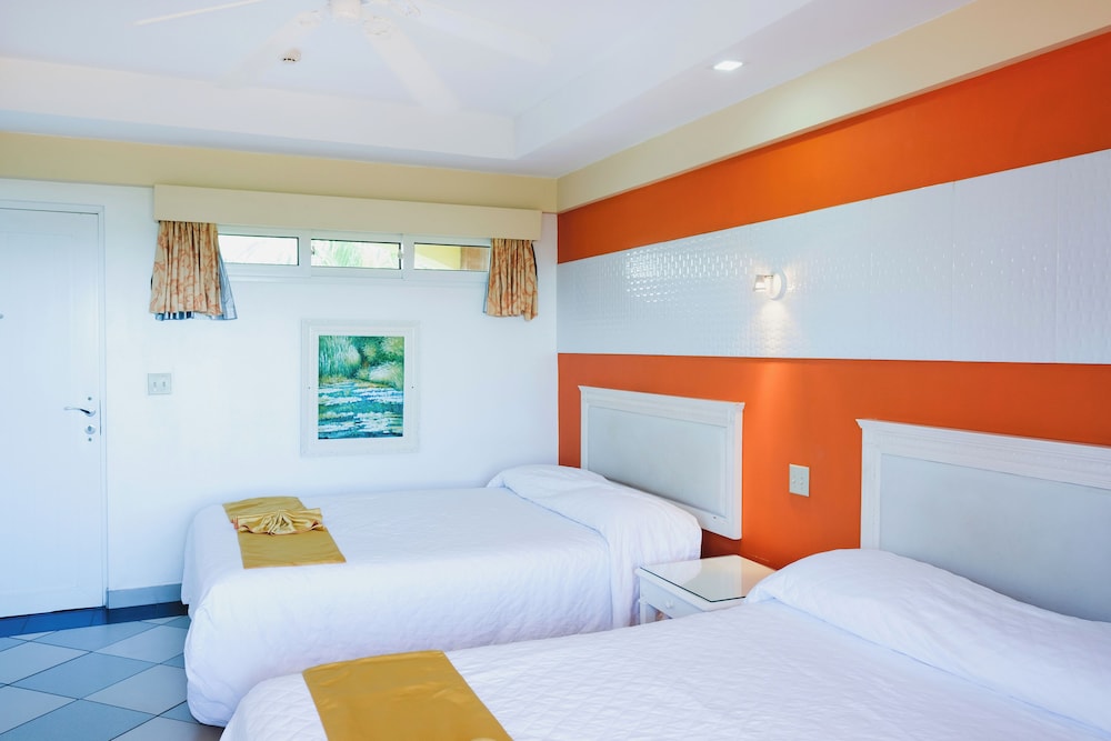 Las Olas Beach Resort 6/50
