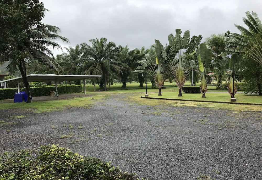 Khaolak Mountain View 30/50