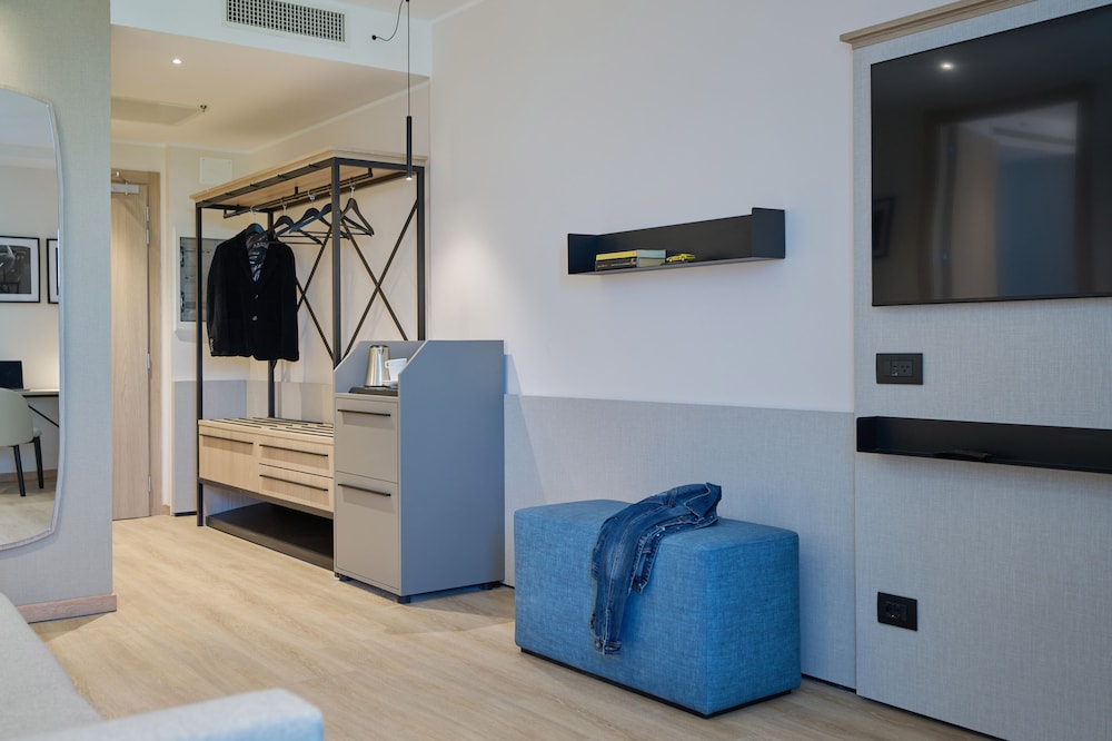 STANDARD HOTEL RAFFAELLO 18/25