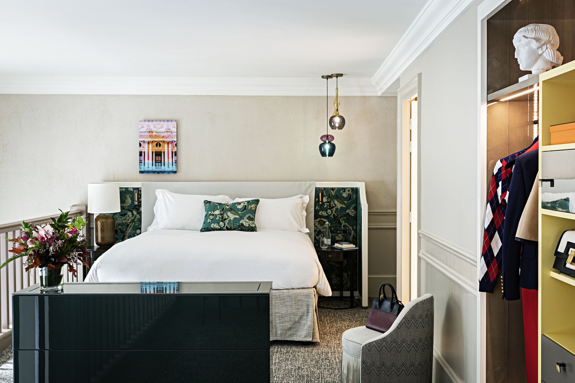 Duplex, Suite, King Bed, Street or Balcony View