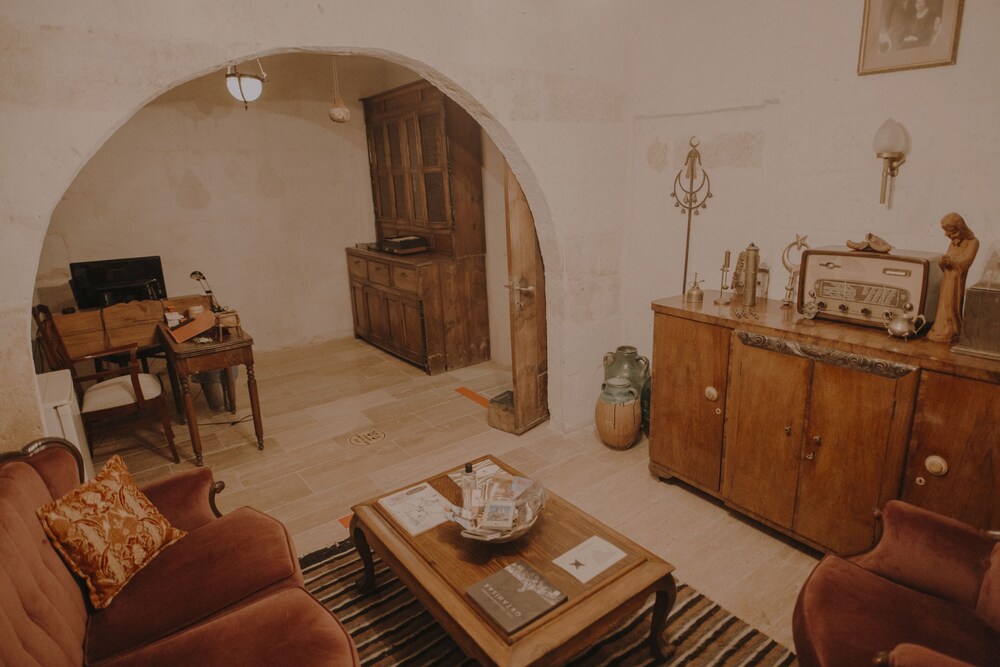Eagle Cave Inn 36/50