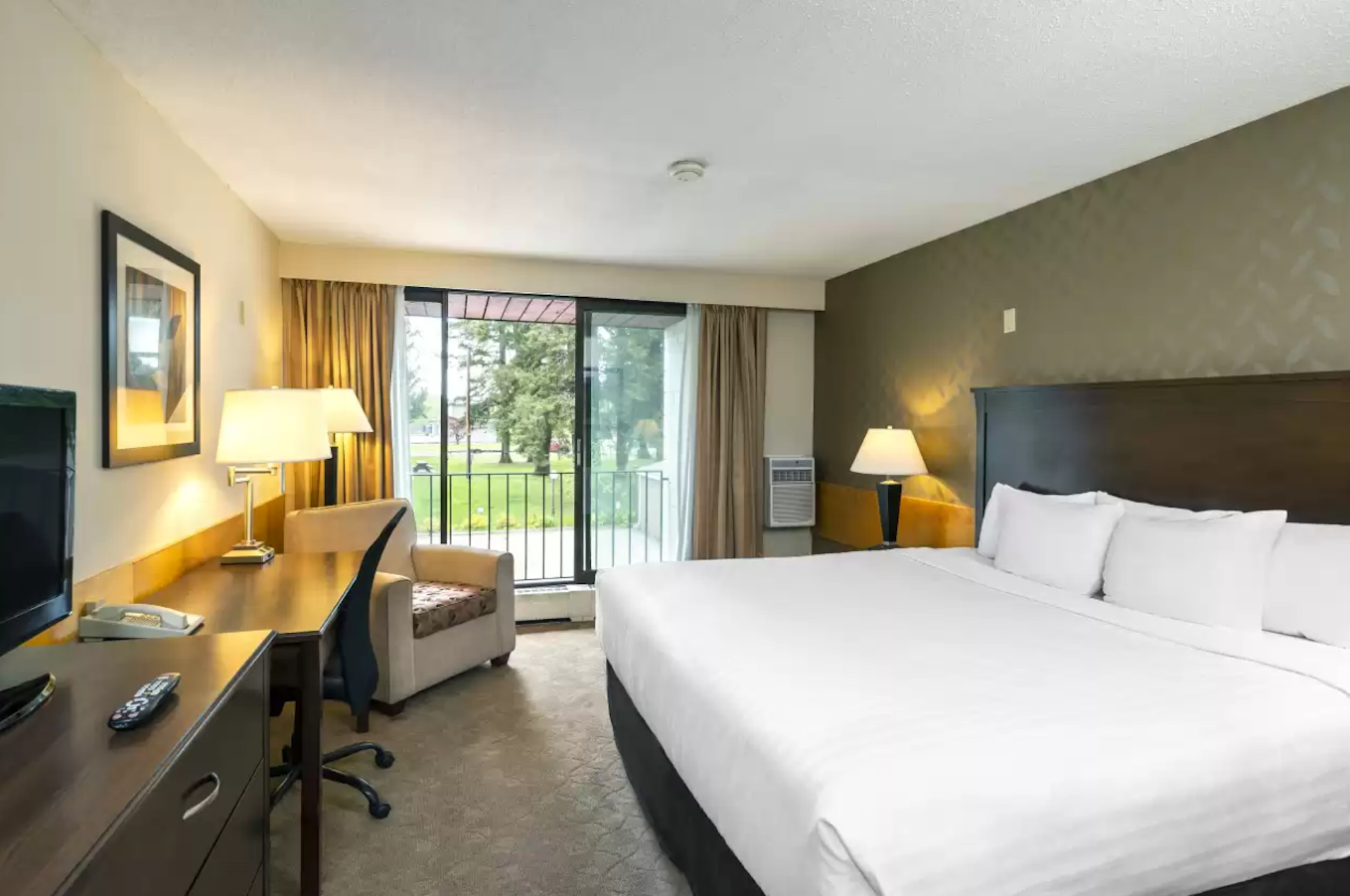 Prestige Riverside Lodge Quesnel 5/18