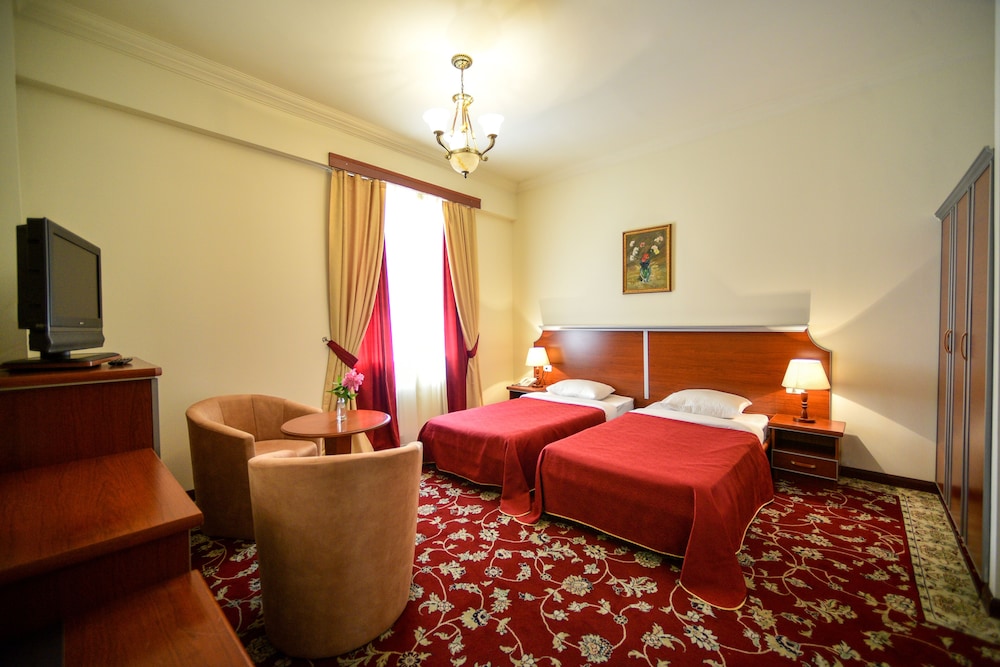 METROPOL HOTEL 26/65
