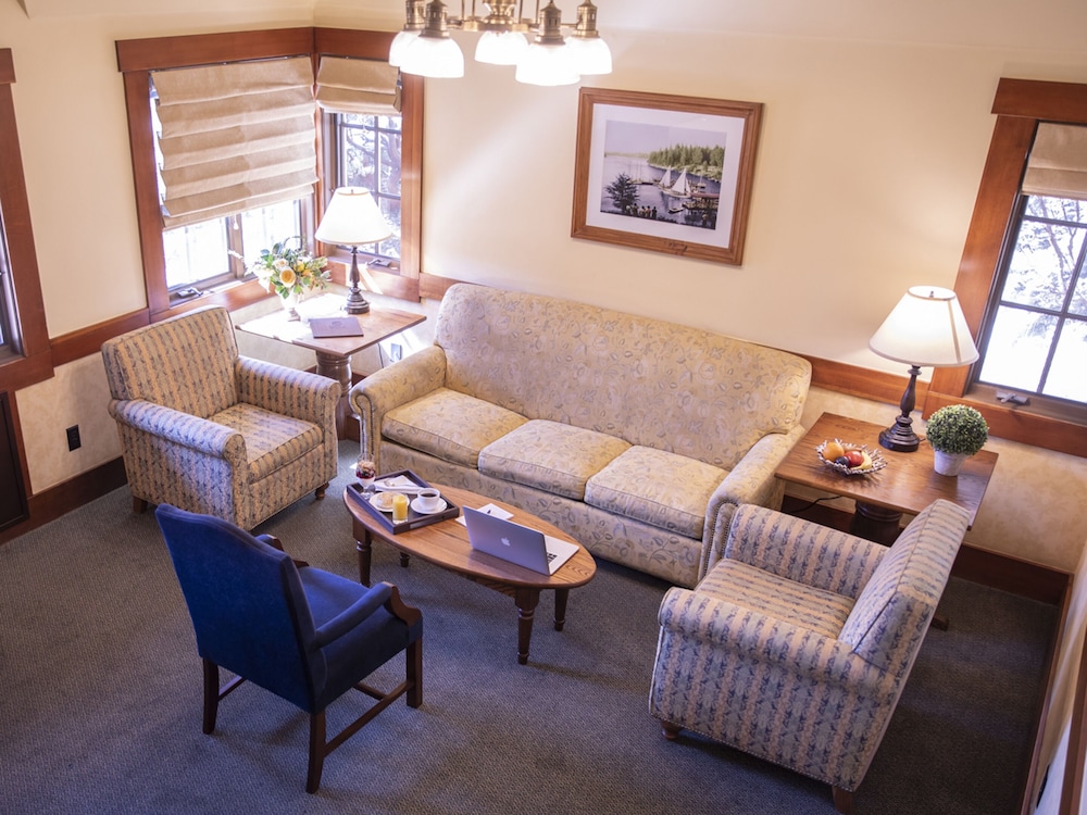 UCLA Lake Arrowhead Lodge 32/50