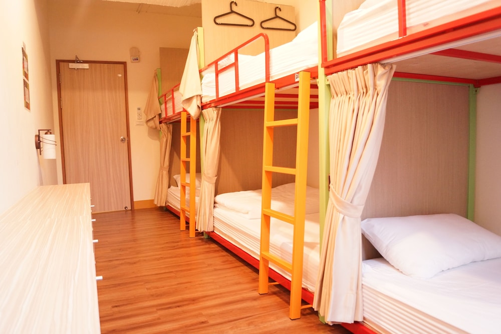 MIXED DORM, 6 BEDROOMS, STANDARD