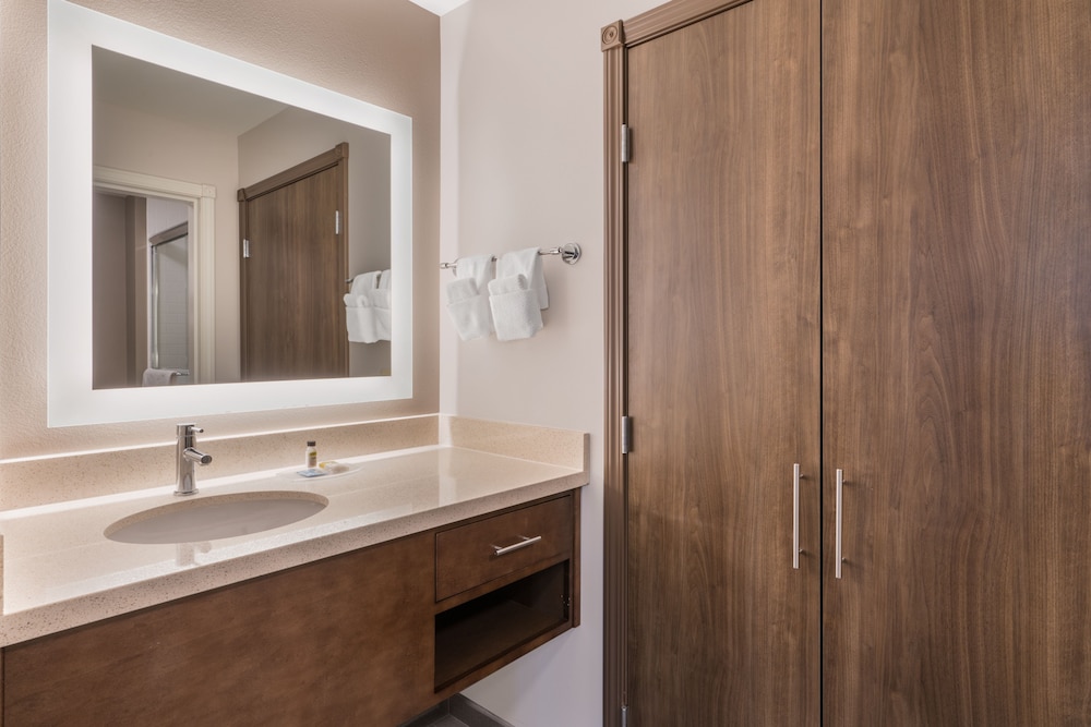 Staybridge Suites Anchorage 27/76