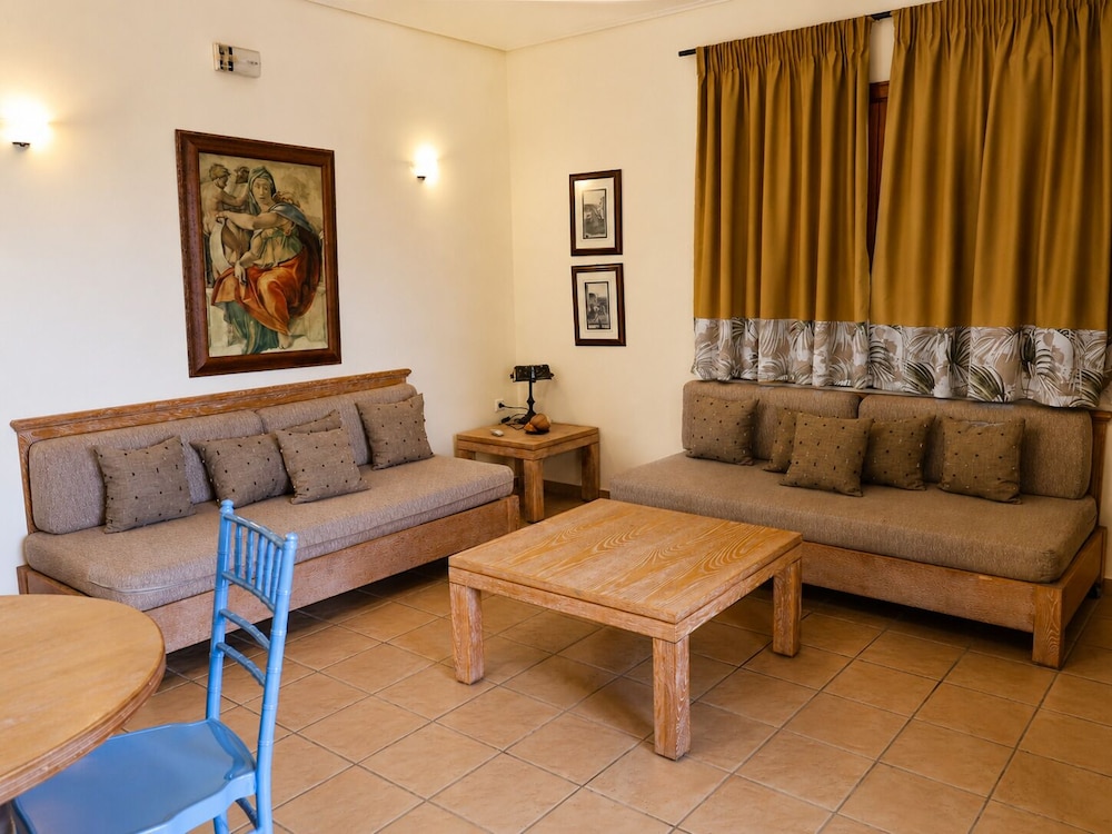Mylos Hotel & Apartments 32/50