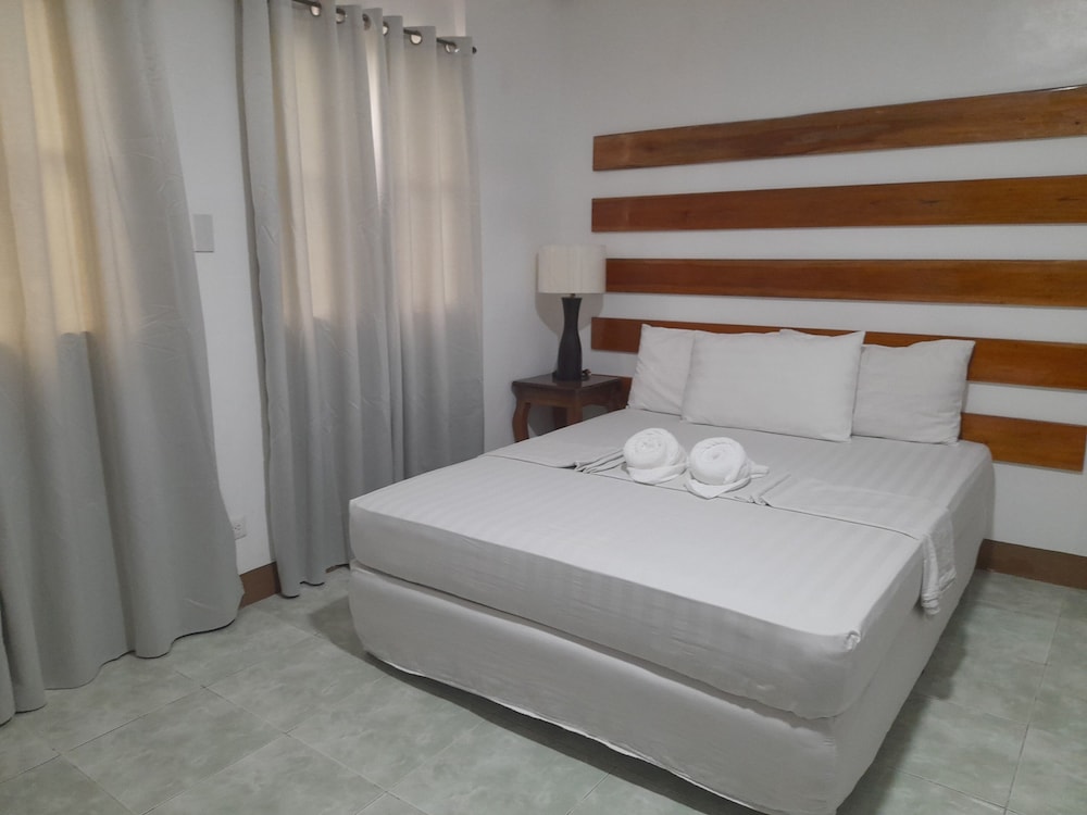 Marnin's Place Boracay 11/50
