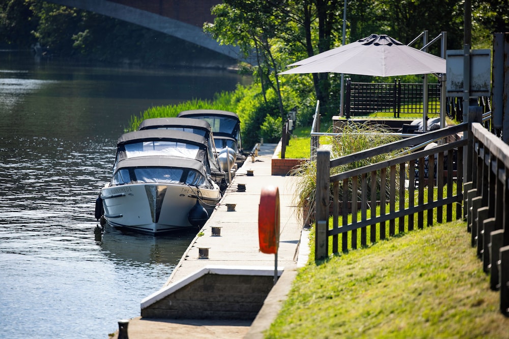 the runnymede-on-thames 53/59