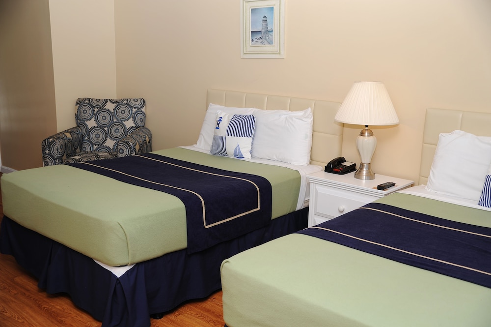 Grand Beach Inn 7/39