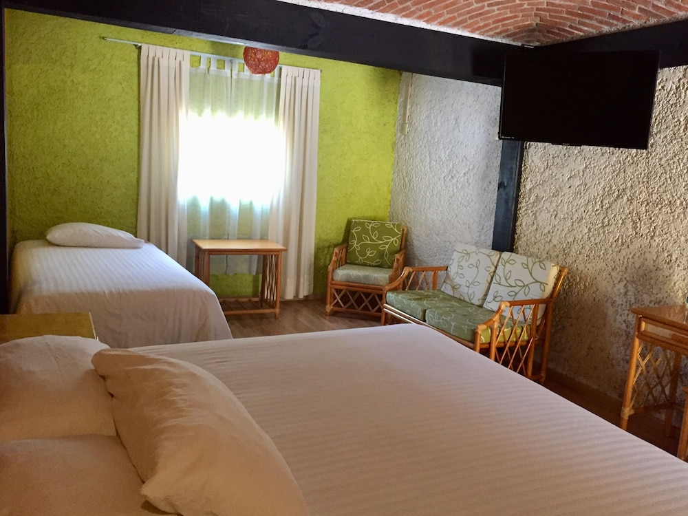 Hotel Hacienda Montesinos 30/58