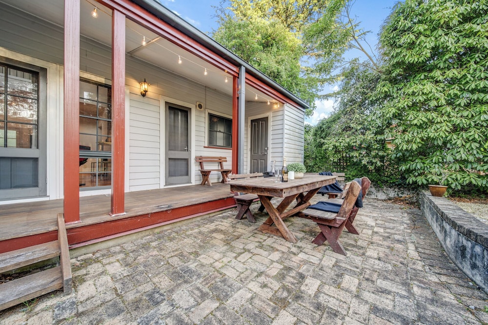 WHISPERING PINES BOUTIQUE ACCOMMODATION 44/50