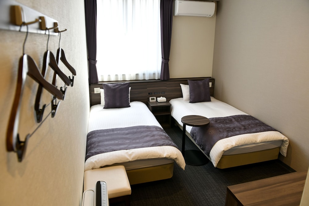 New Commander Hotel Osaka (ex City Hotel Newcommander) 9/42