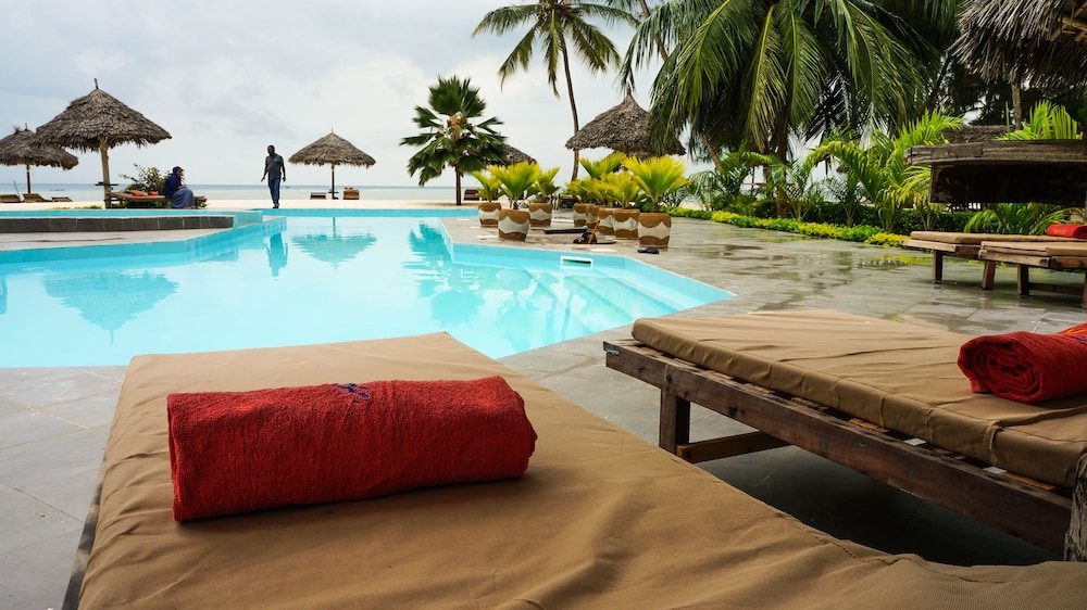 Smiles Beach Hotel 35/57
