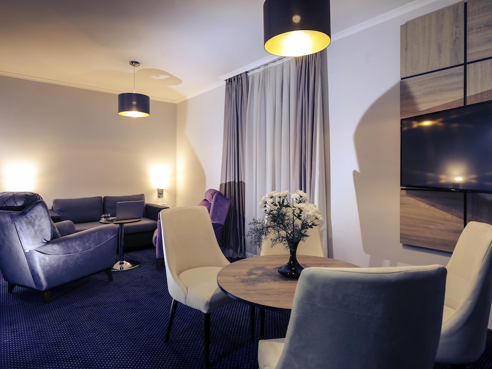 Mercure Tetovo 45/72