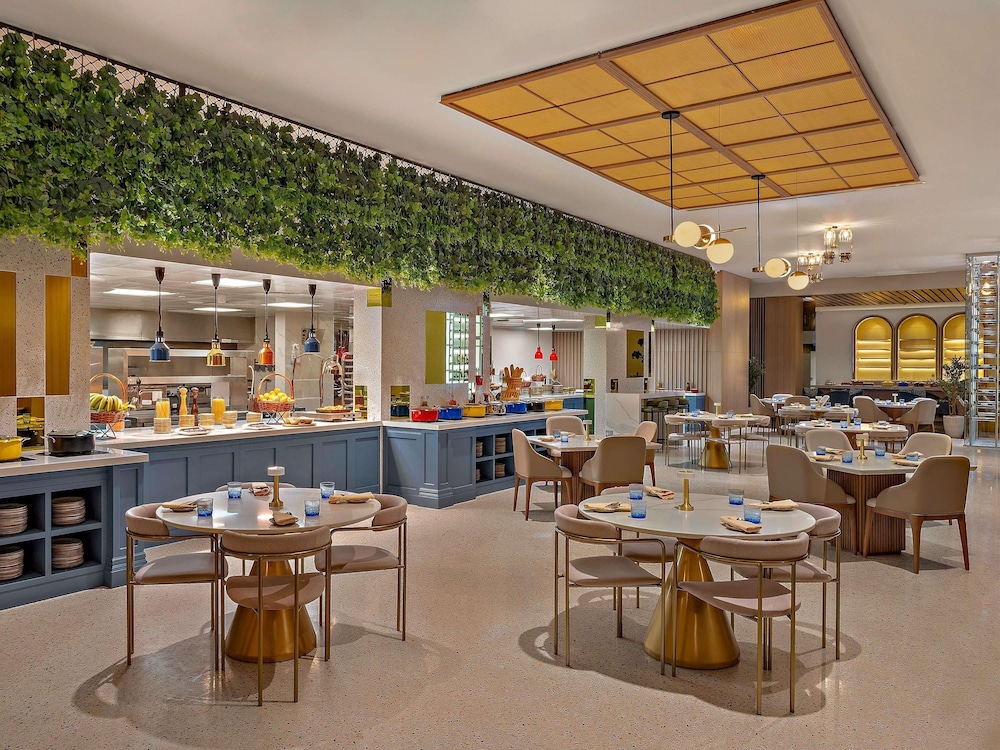 Novotel Abu Dhabi Al Bustan 31/46