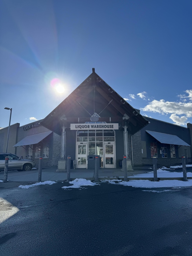 Divya Sutra Plaza & Conference Centre Vernon, BC 5/74