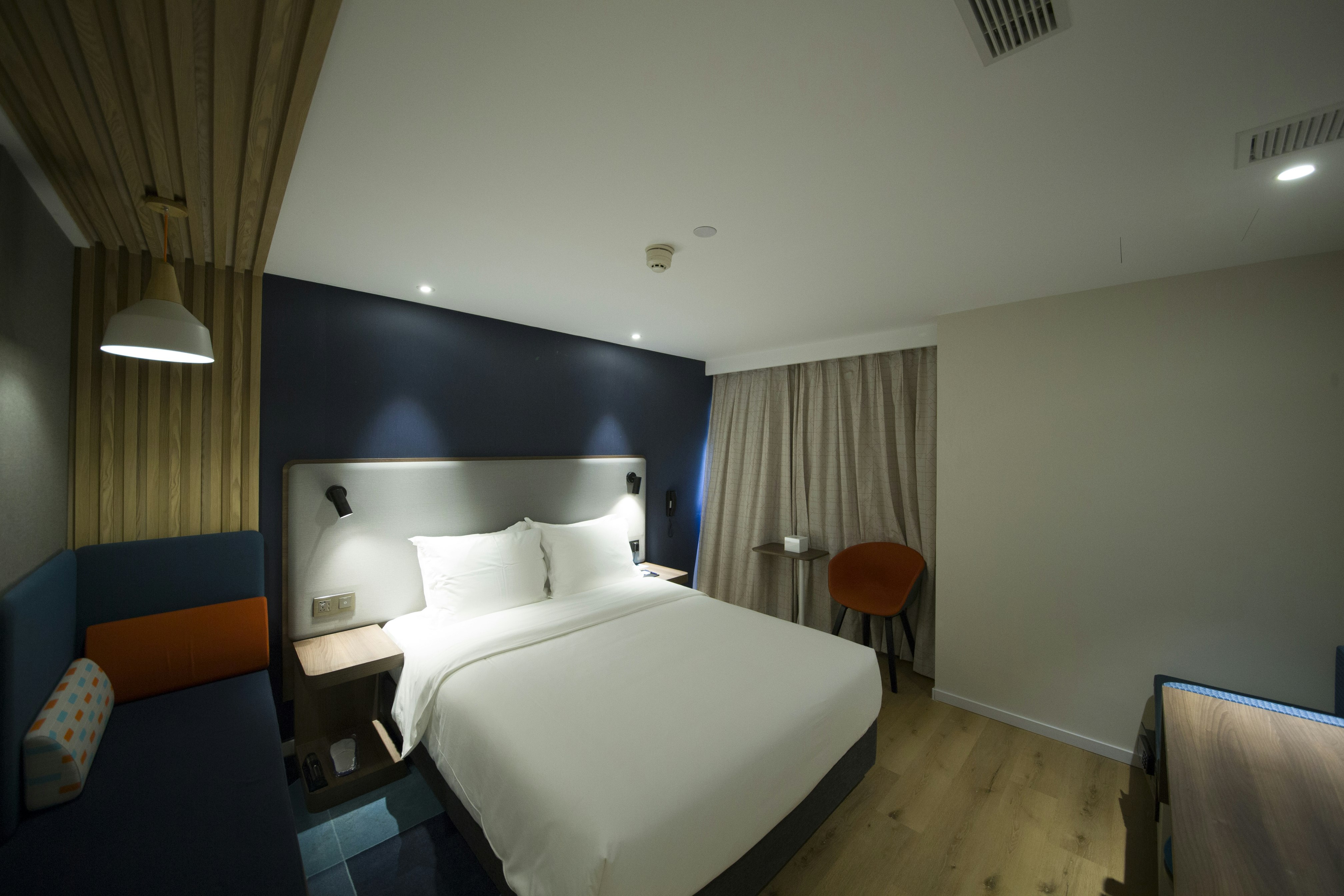 HOLIDAY INN EXPRESS SANYA BAY 25/50