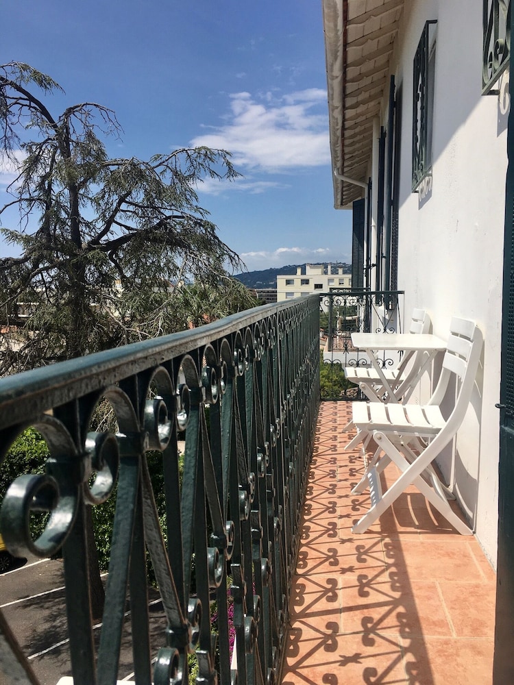 Hôtel Des Mimosas 39/47