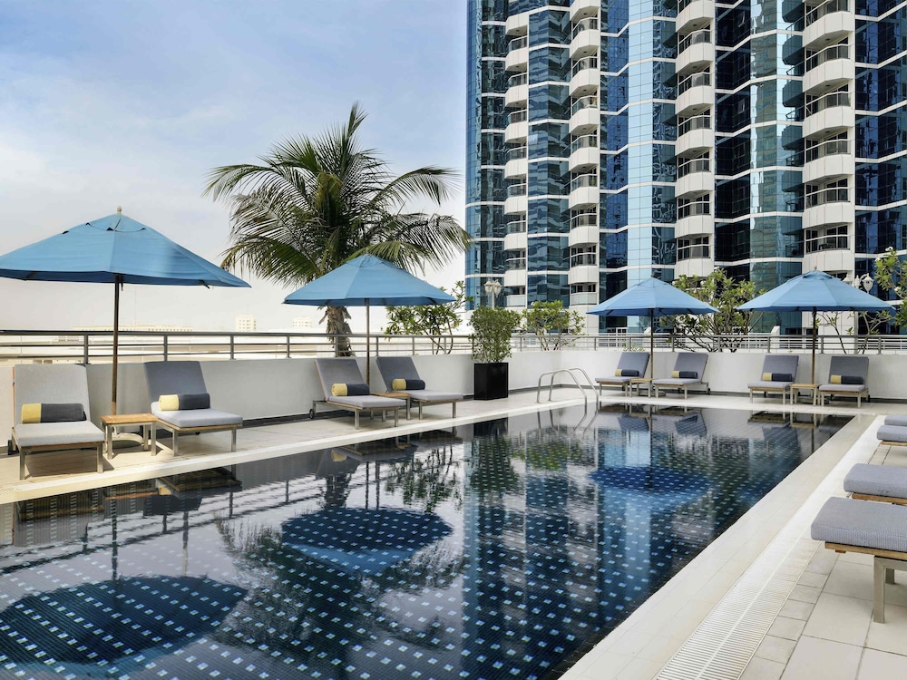 swimming pool spa