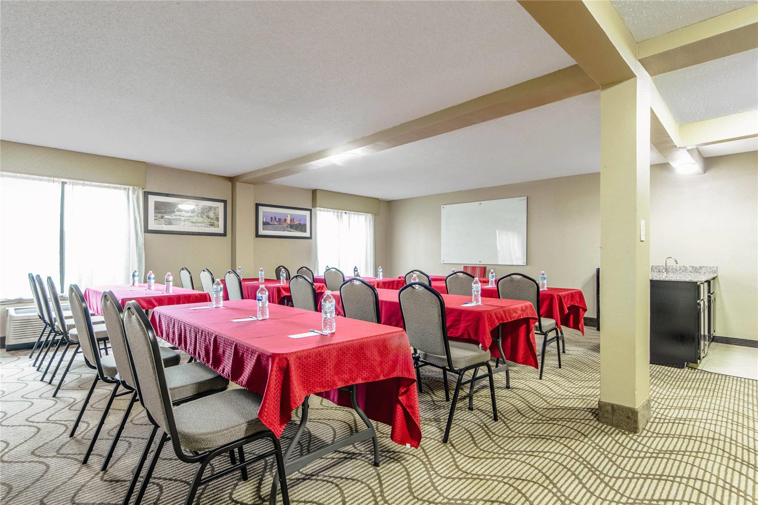 Comfort Inn Dallas Park Central 16/18