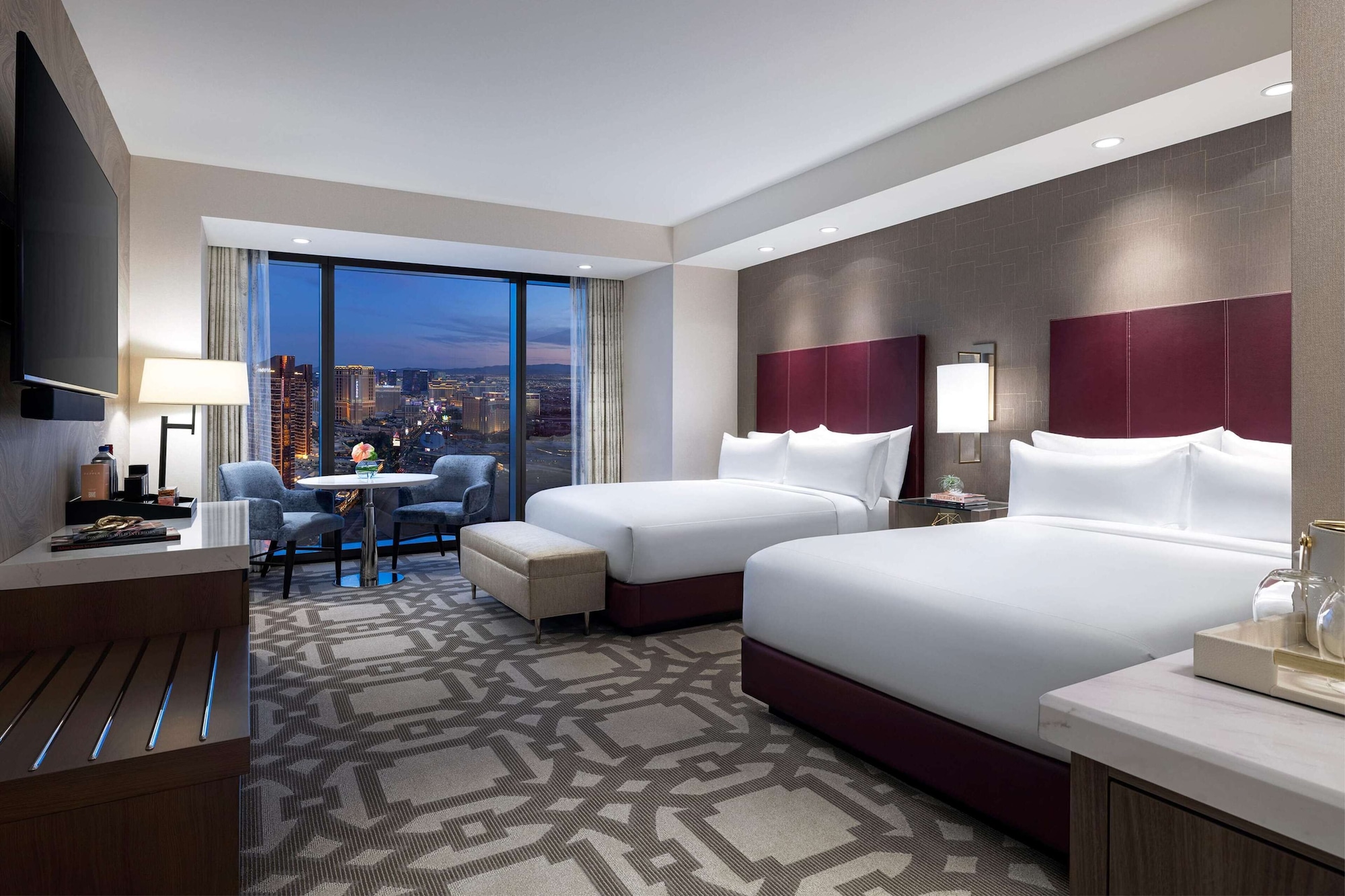 SUPERIOR, 2 QUEEN BEDS, CITY VIEW, ACCESSIBLE