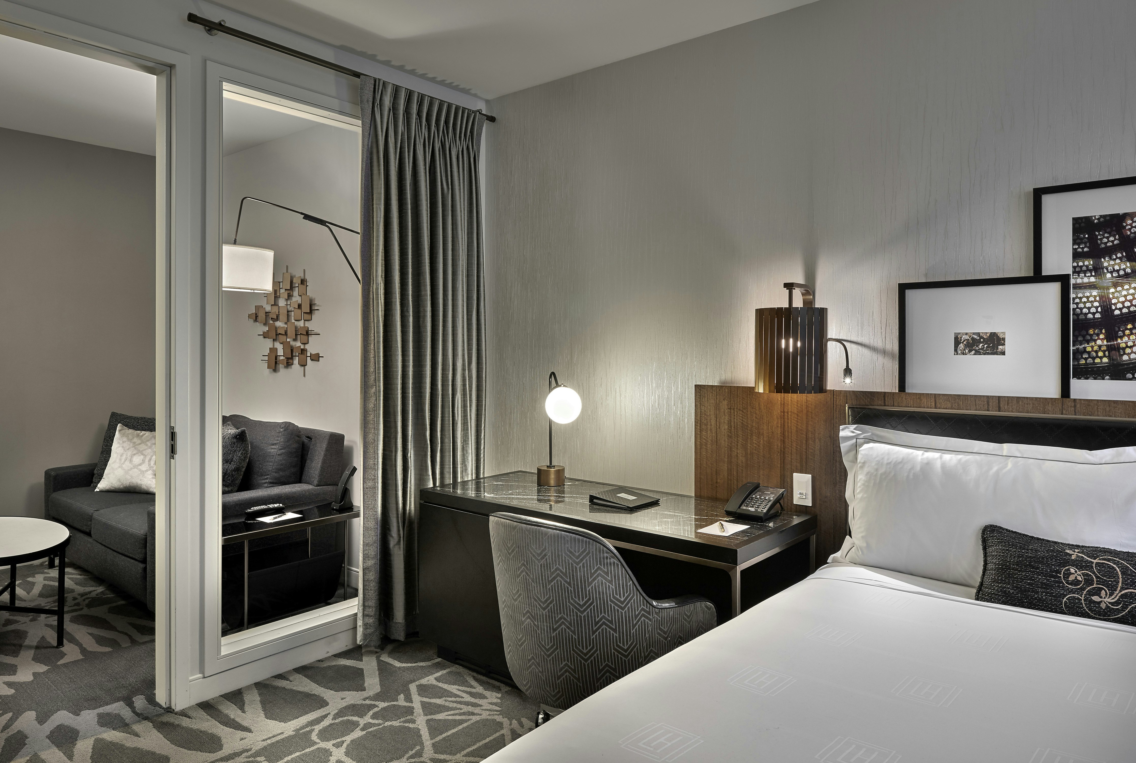 1 BEDROOM, SUITE, KING BED