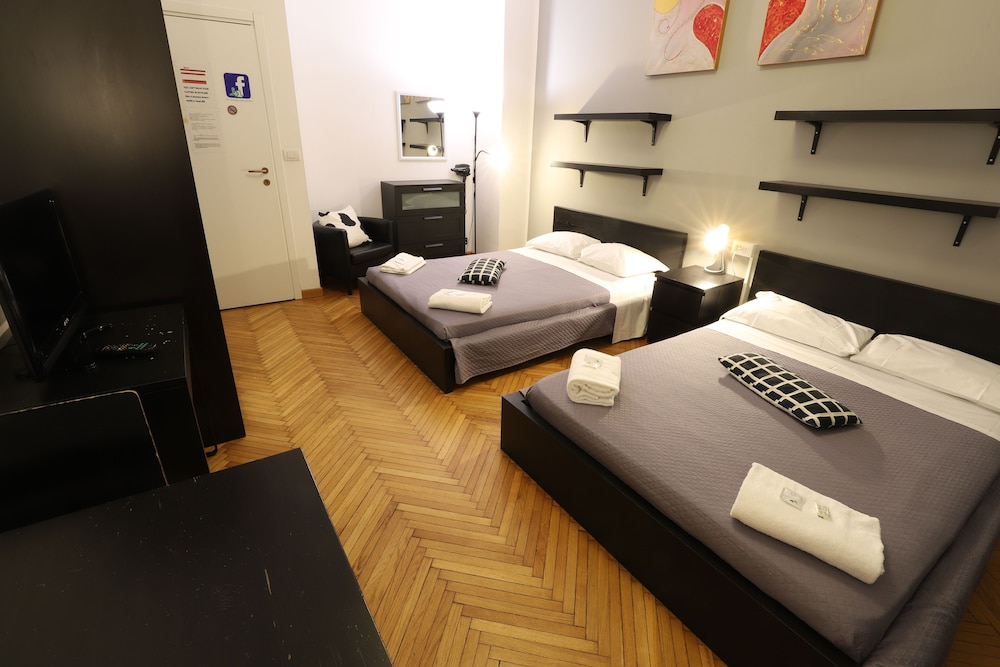 Basic, Quadruple, 2 Double Beds, External Bathroom