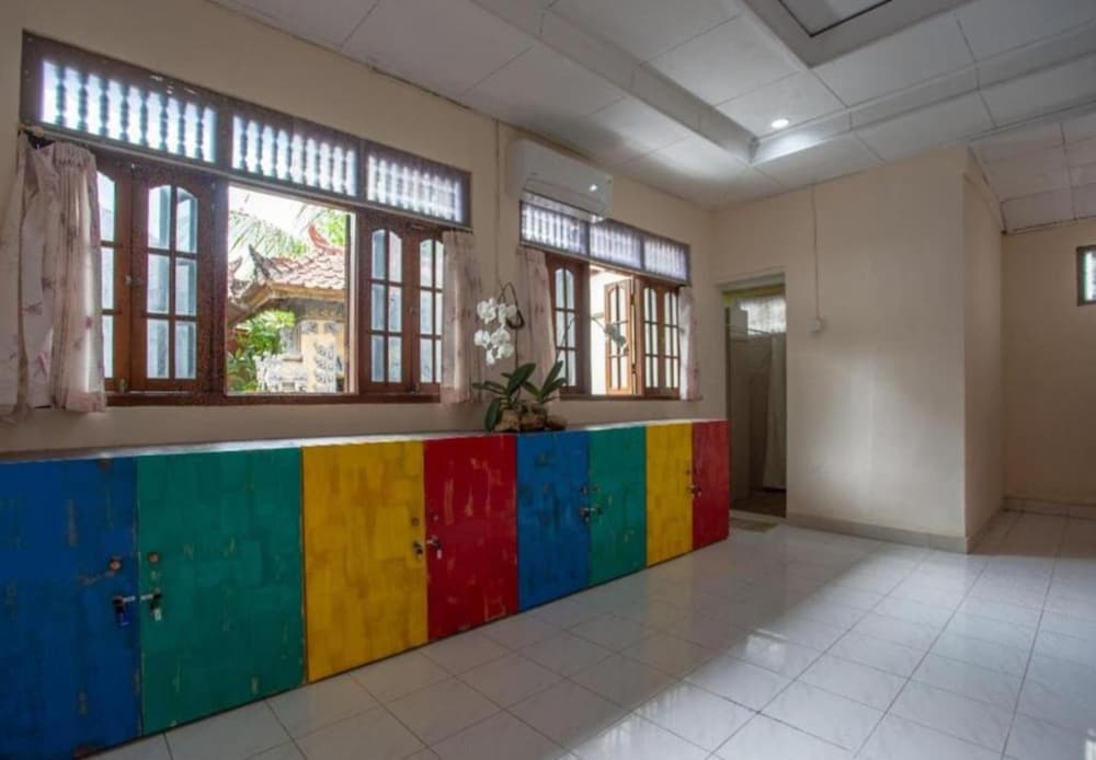 Nushe Hostel & Room by ZUZU 2/15