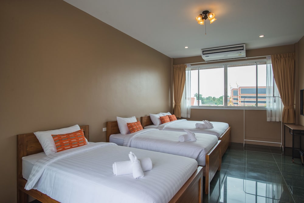 Feung Nakorn Balcony Rooms Cafe 24/79
