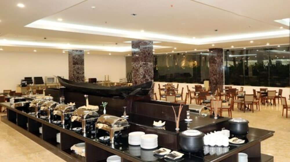 M Bahalap Hotel Palangkaraya 63/67