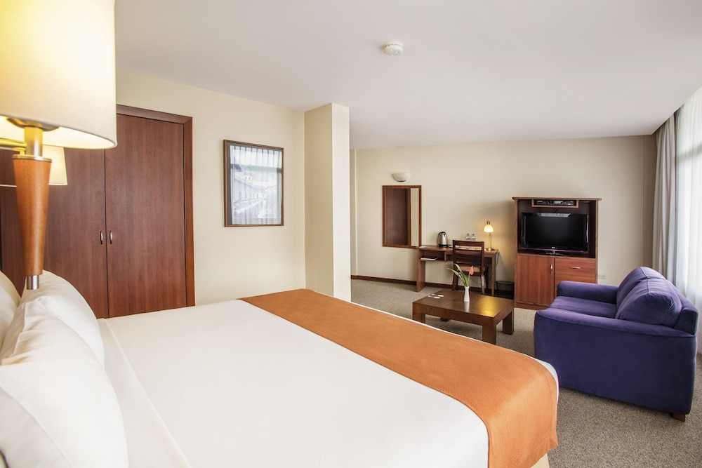 Hotel Quito by Sercotel 10/48