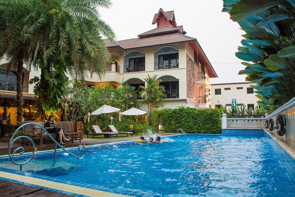 PHOOM THAI GARDEN HOTEL 20/22