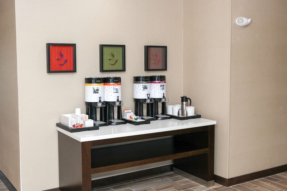 Hampton Inn and Suites Lafayette Medical Center CO 47/57