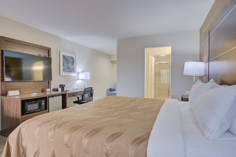Quality Inn and Suites Suffolk 10/43