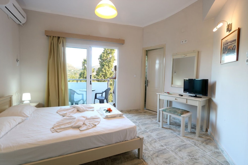 ROOM, DOUBLE BED, SEA VIEW