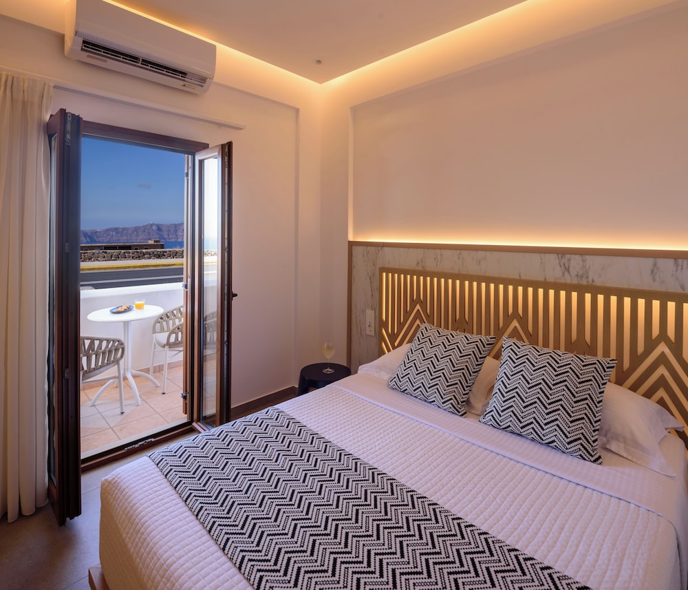 Astir Thira 9/57