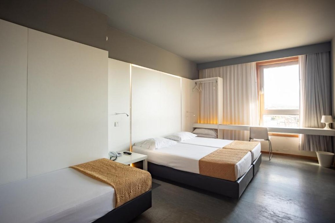 Basic Hotel Braga By Axis 12/69