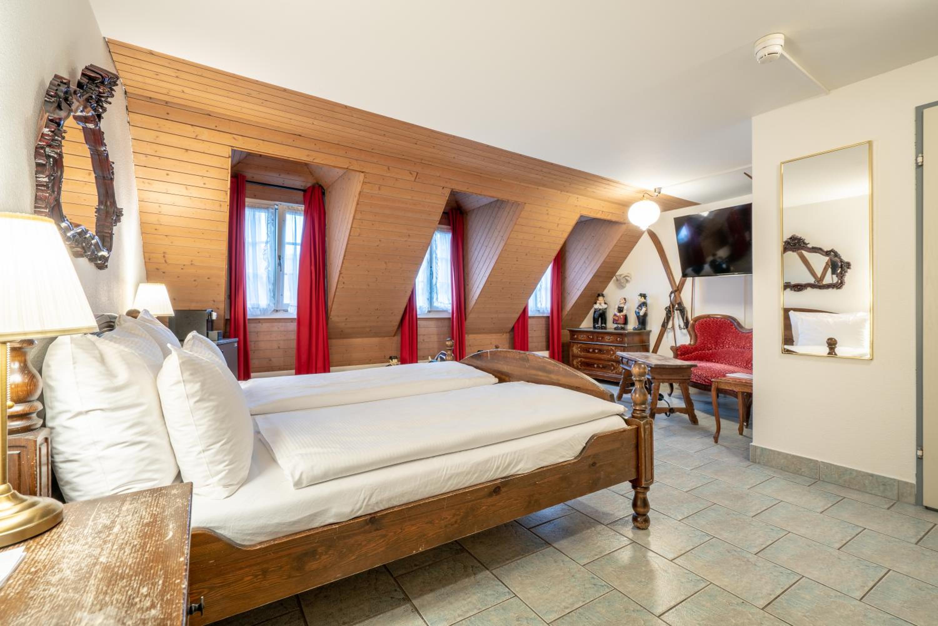 Swiss, Chalet