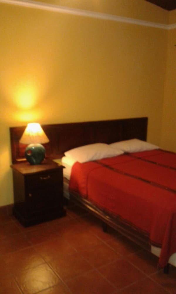 CLASSIC, QUEEN BED