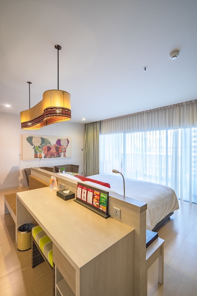 Ramada By Wyndham Phuket Deevana 55/70