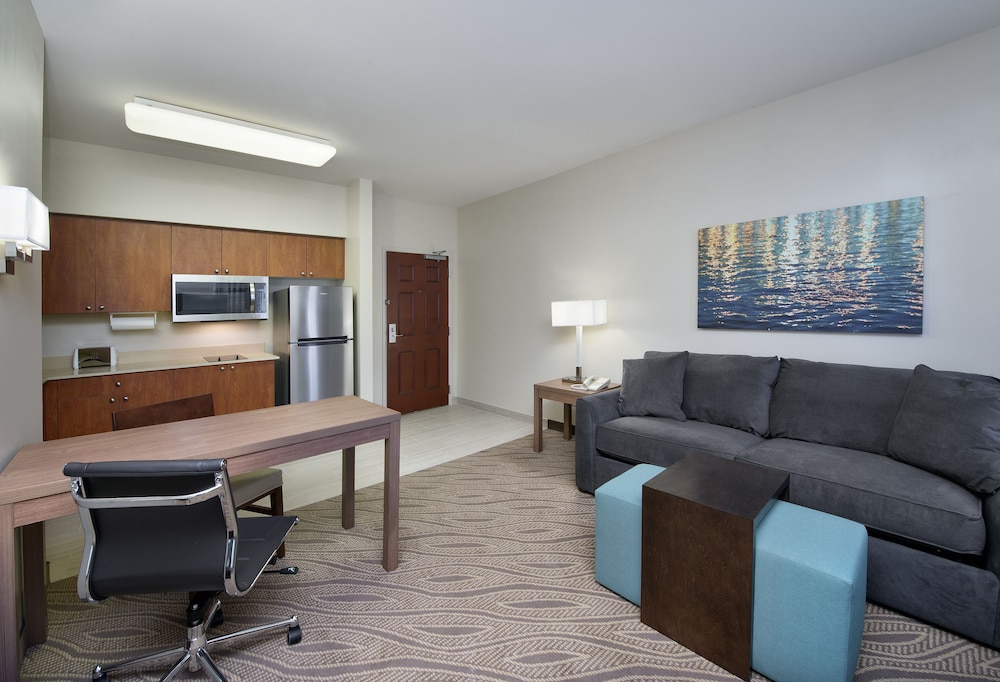 Hawthorn Extended Stay by Wyndham Naples 26/54