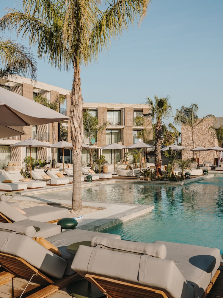 Bonito Ibiza by NCALMA Hotels 70/93