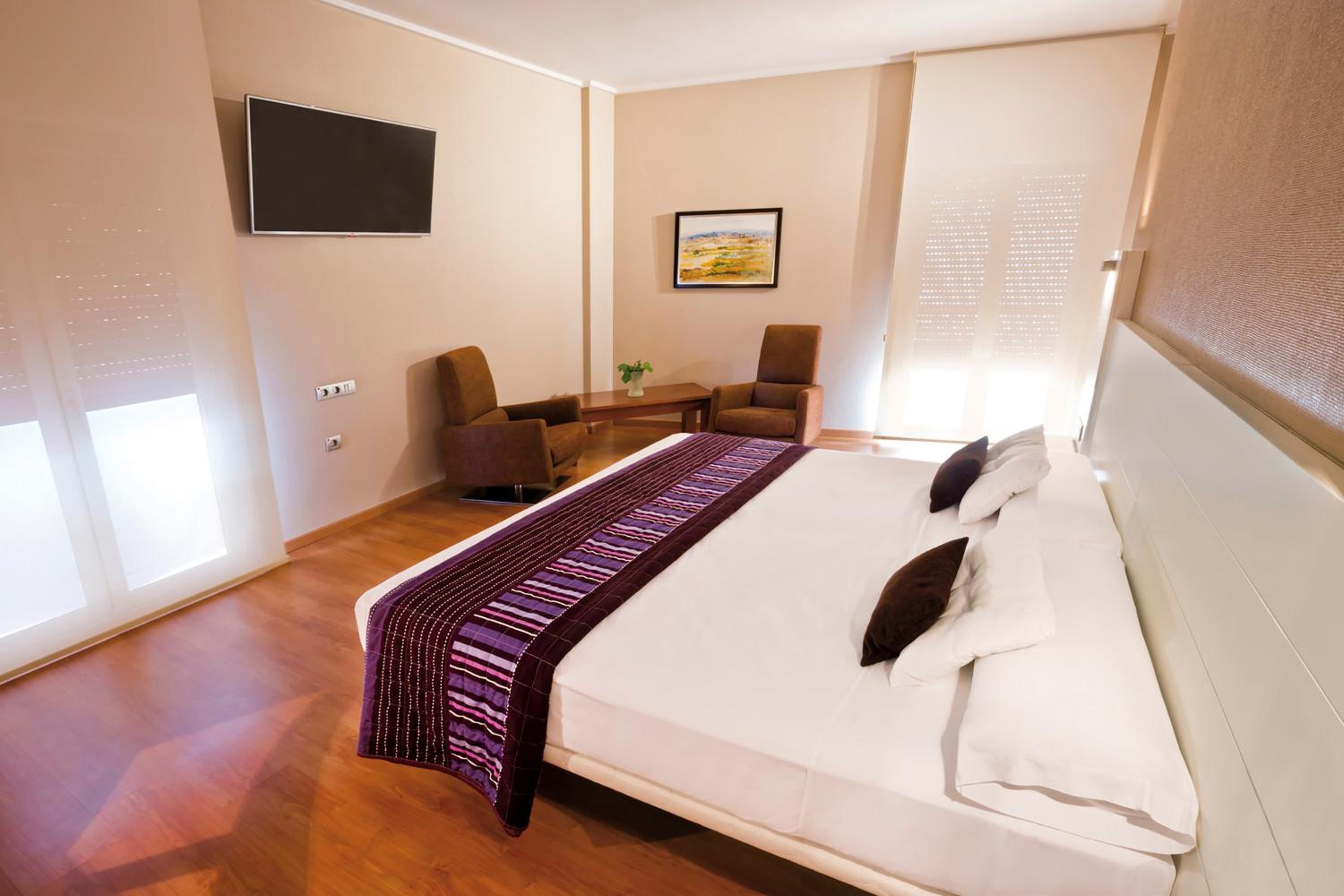 Hotel Fuente El Cura 15/50
