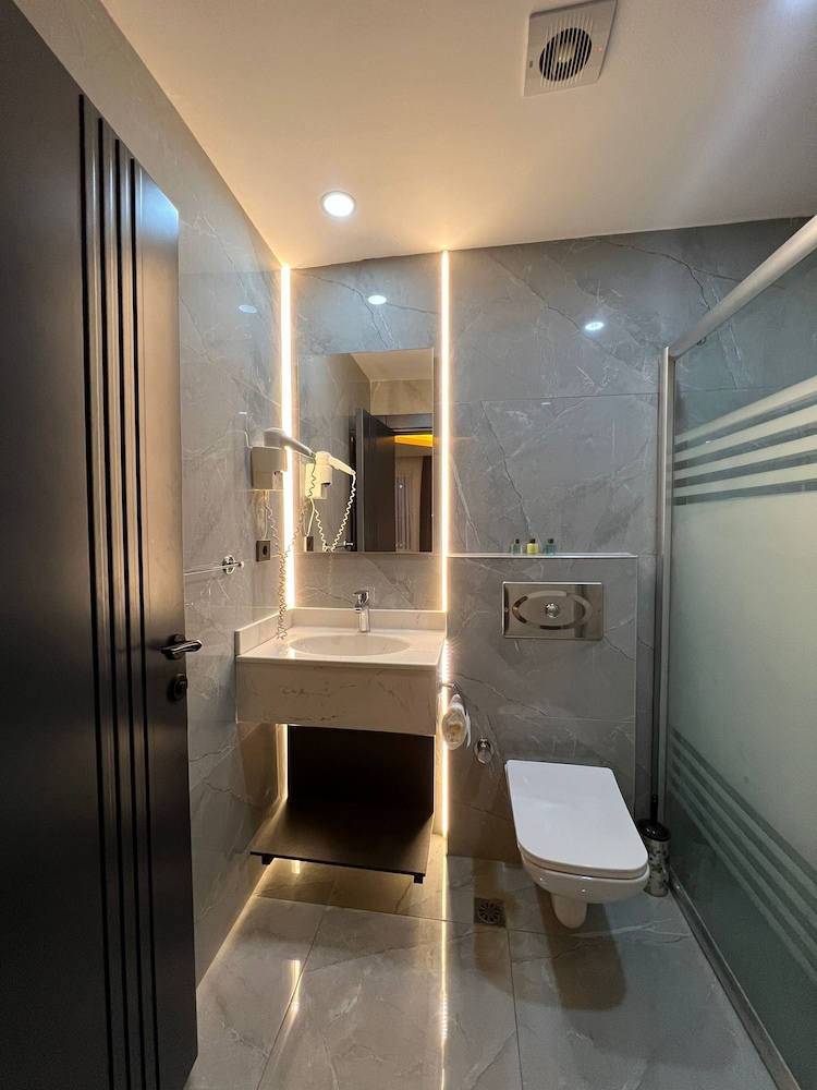 Grand Ezel Hotel 47/50