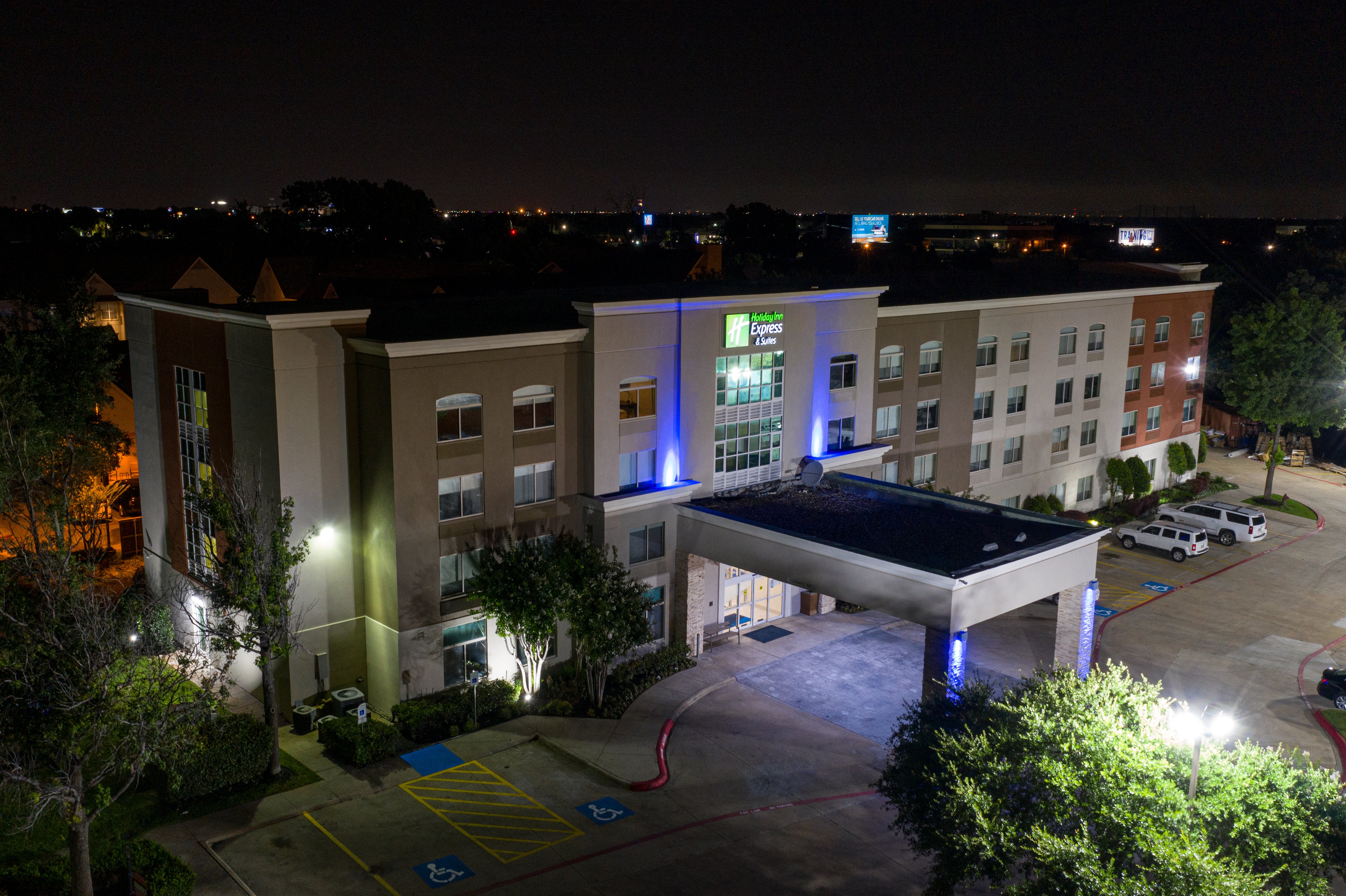 Holiday Inn Express And Suites Arlington North Stadium Area 2/34